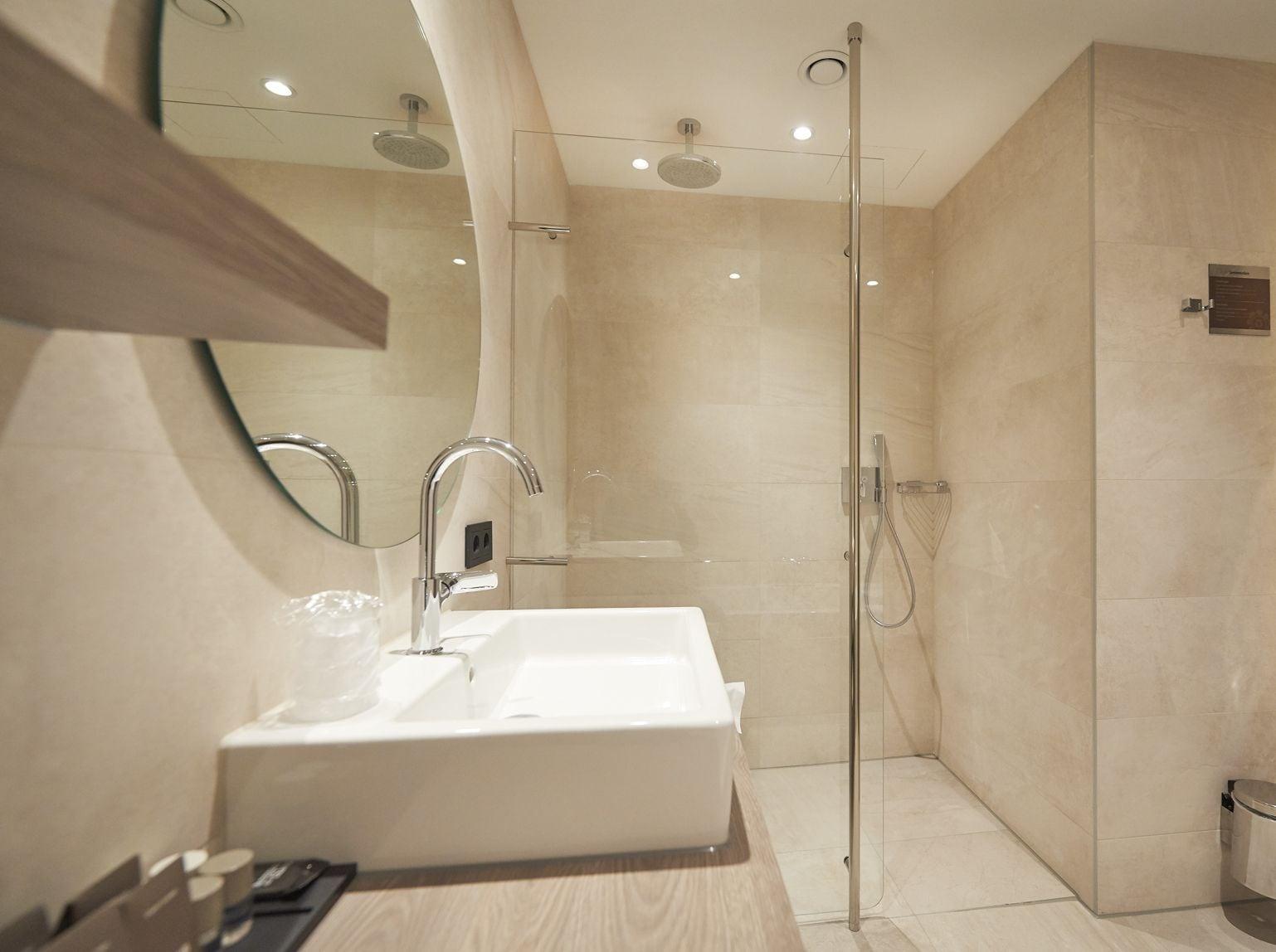 Van Der Valk Hotel ลีวาร์เดิน ภายนอก รูปภาพ