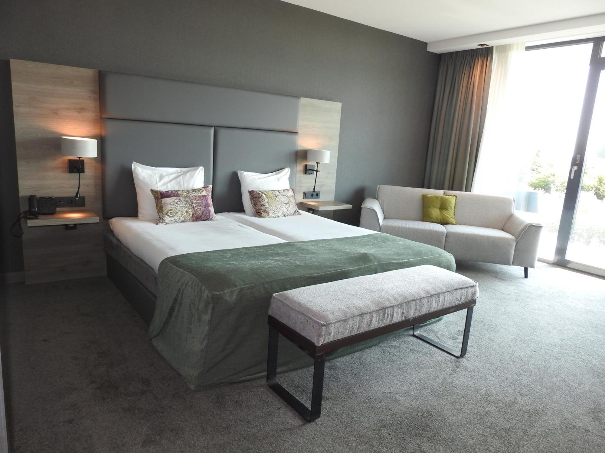 Van Der Valk Hotel ลีวาร์เดิน ภายนอก รูปภาพ