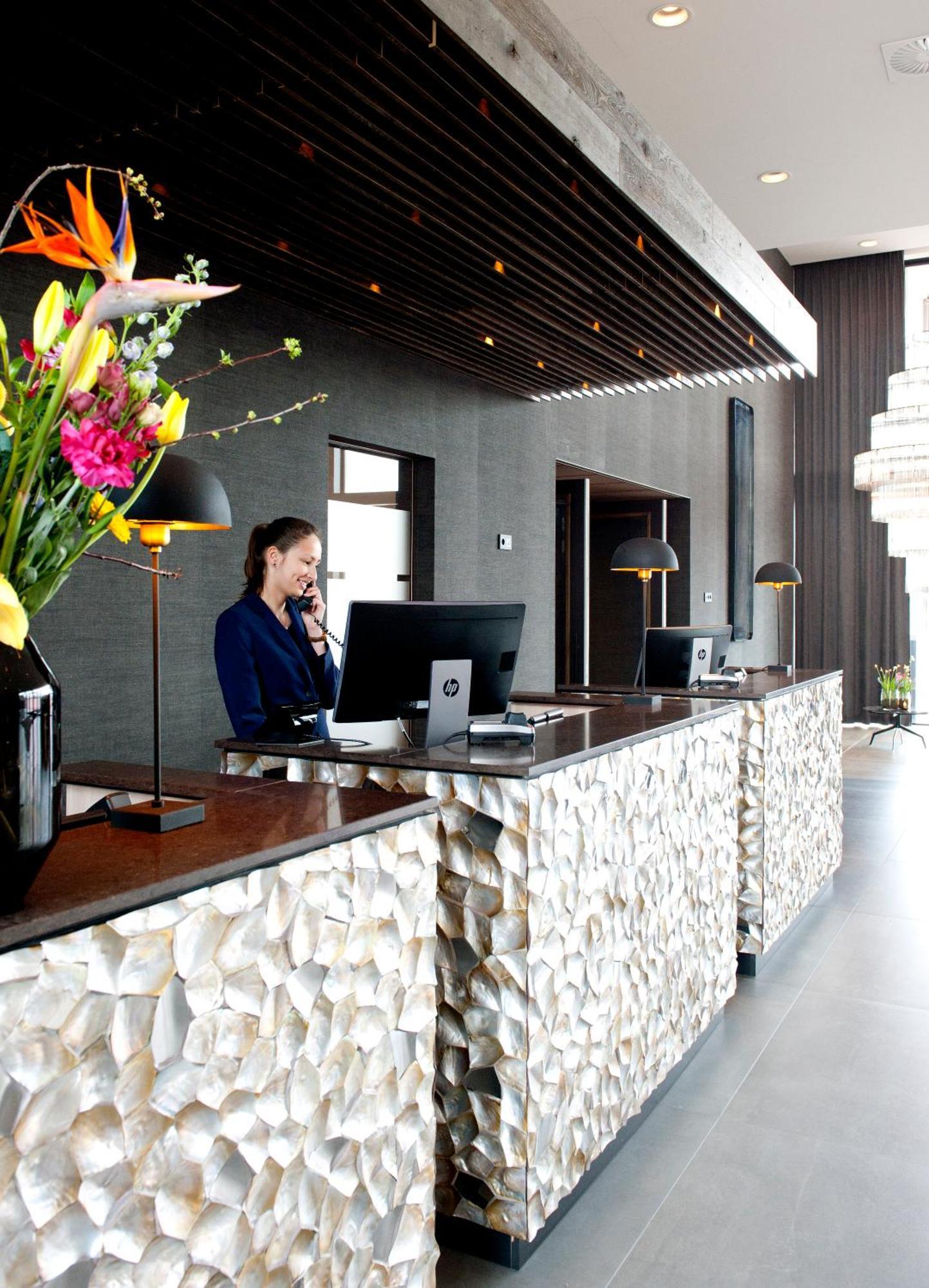 Van Der Valk Hotel ลีวาร์เดิน ภายนอก รูปภาพ